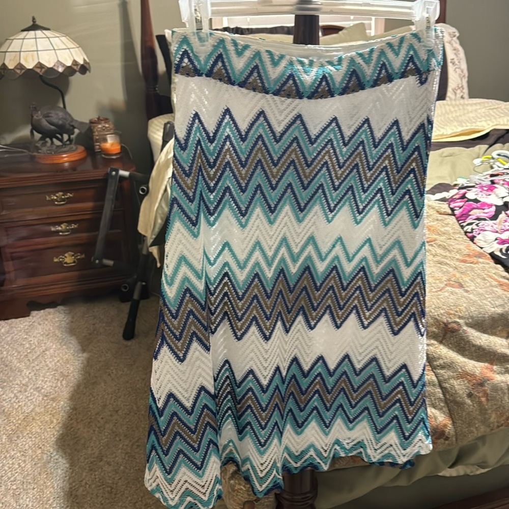 Cute turquoise abs white skirt